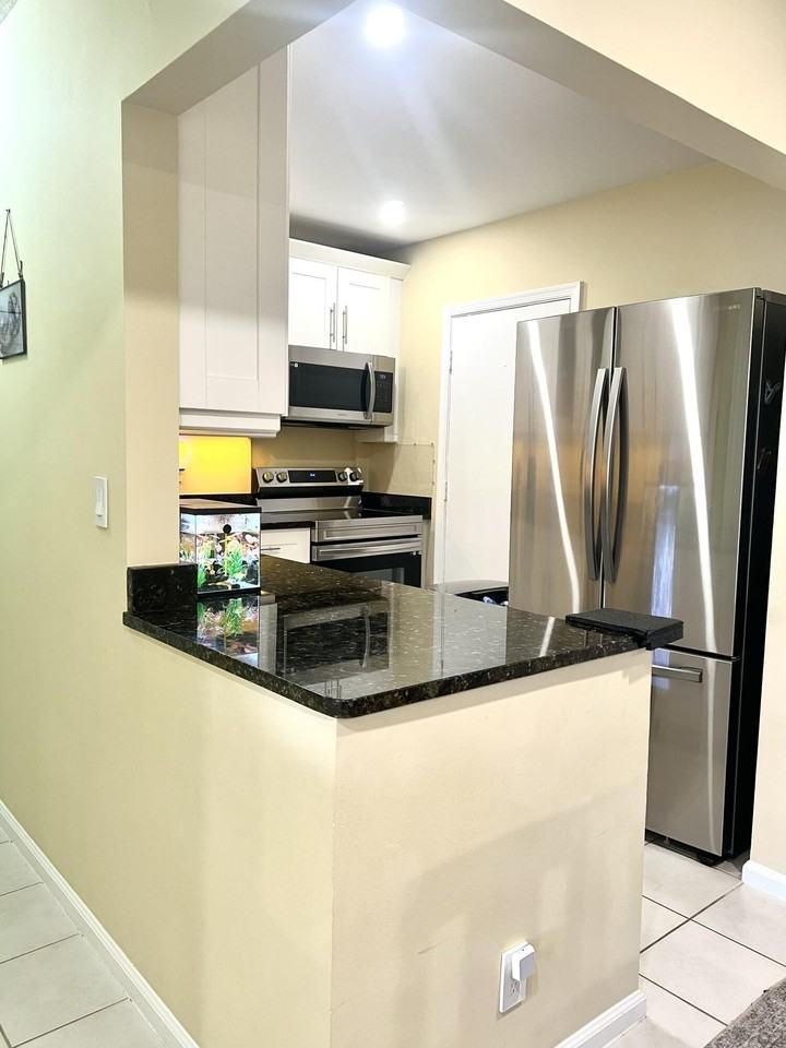 2211 Ne 67th St #1124 - Photo 5 of 30