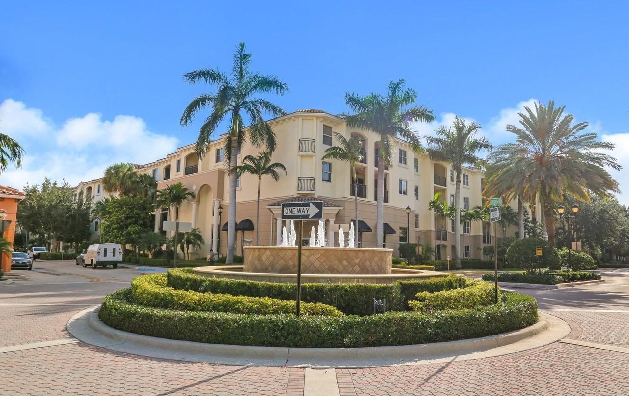 1218 Renaissance Way #218