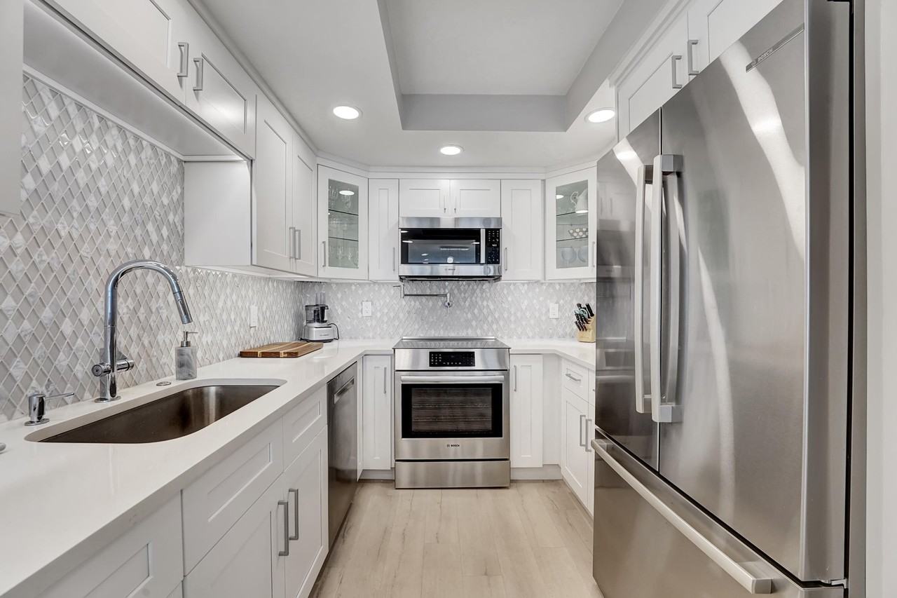 2175 S Ocean Blvd #304 - Photo 5 of 31