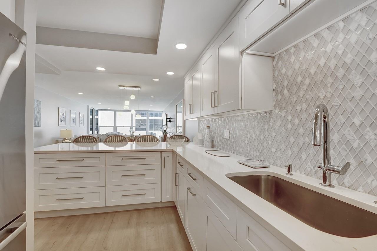 2175 S Ocean Blvd #304 - Photo 6 of 31