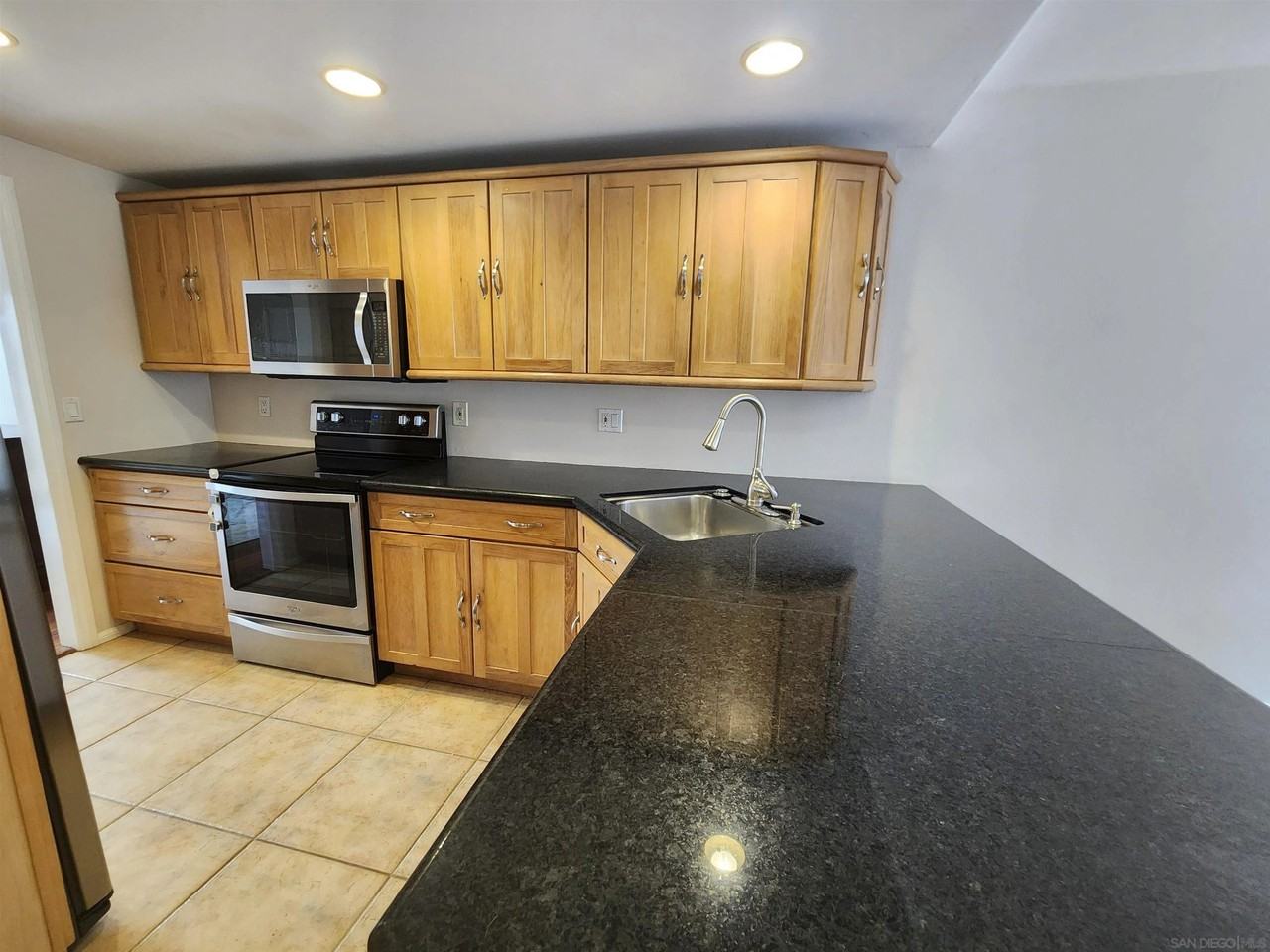 8730 Caminito Sueno - Photo 4 of 33