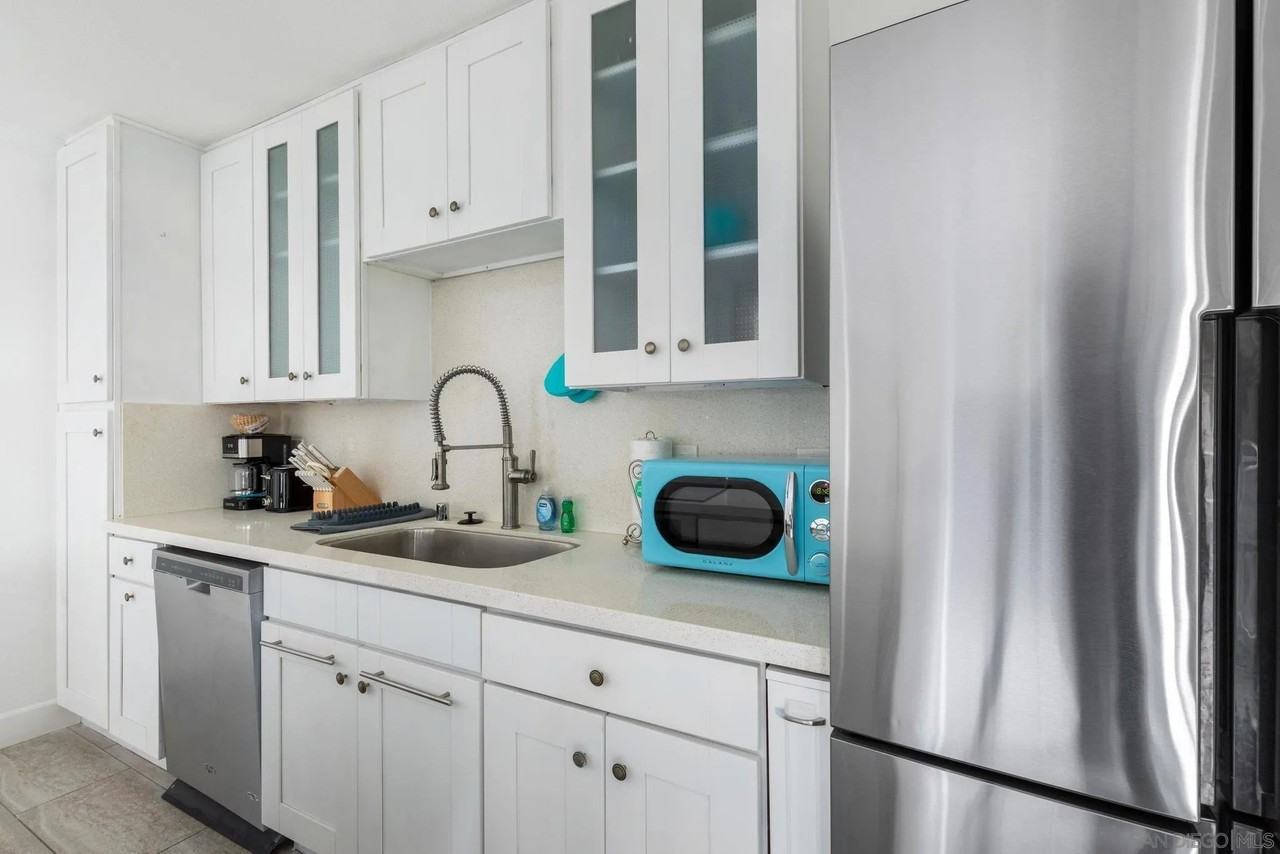 8529 Villa La Jolla Dr #E - Photo 2 of 21