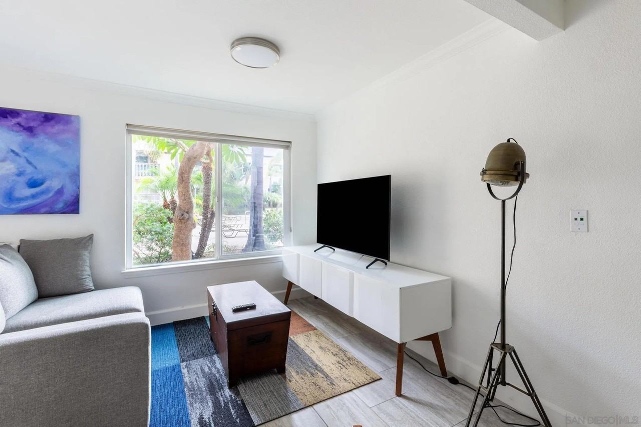 8529 Villa La Jolla Dr #E - Photo 5 of 21