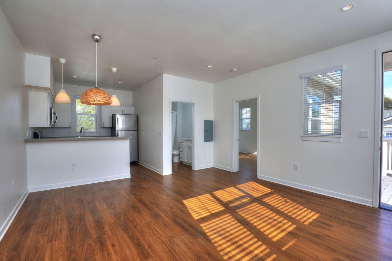 322 W Micheltorena St #D - Photo 4 of 15
