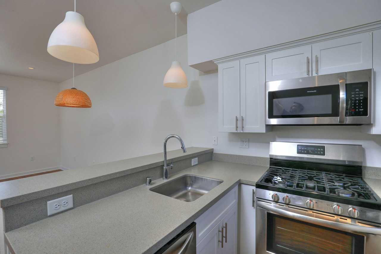322 W Micheltorena St #D - Photo 6 of 15