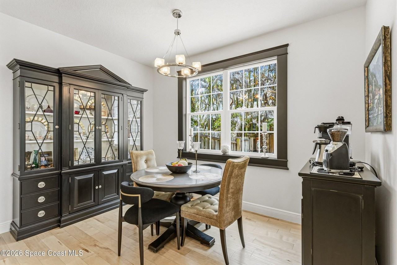 107 7th Ave - Photo 5 of 36