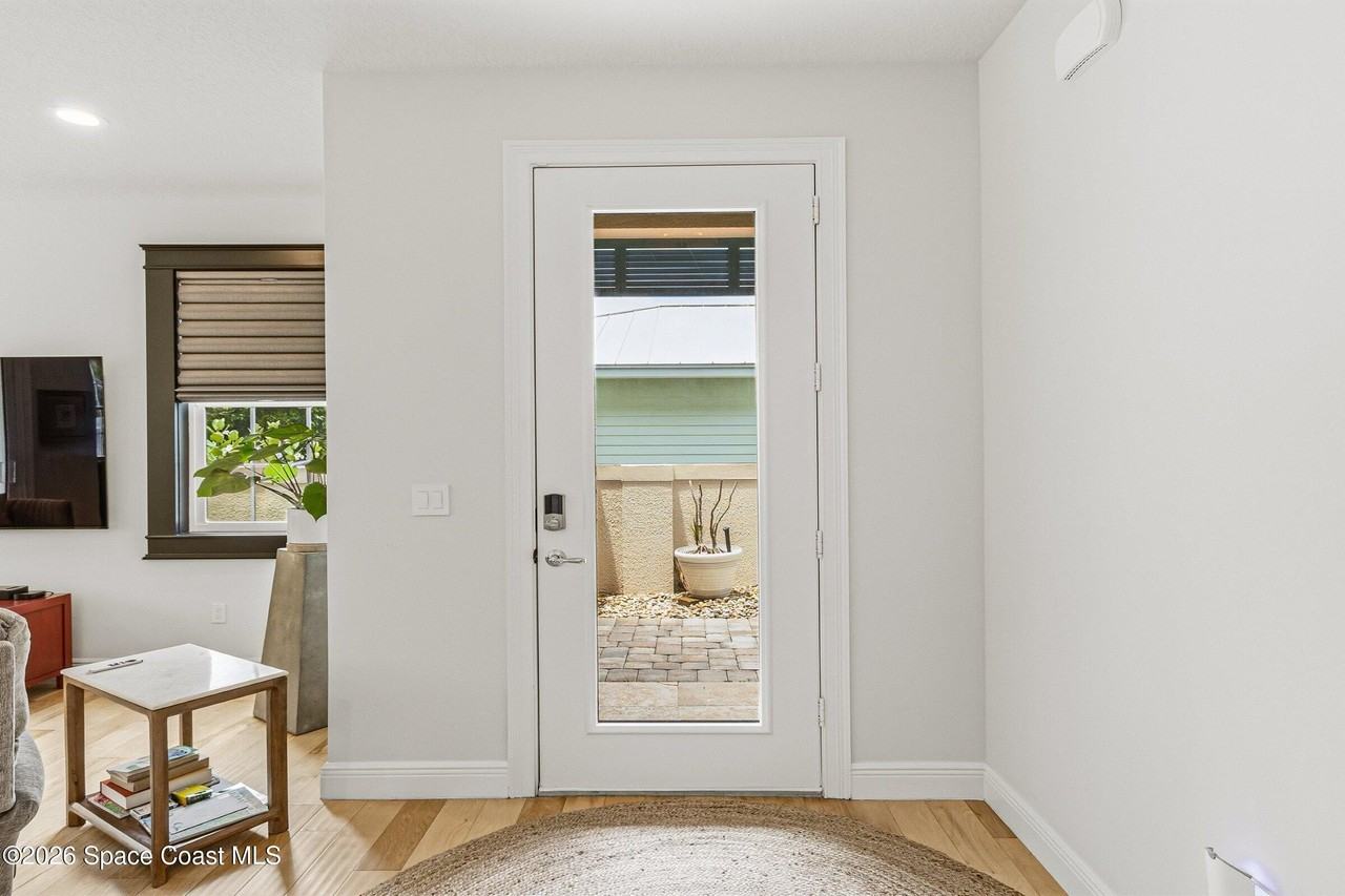 107 7th Ave - Photo 6 of 36