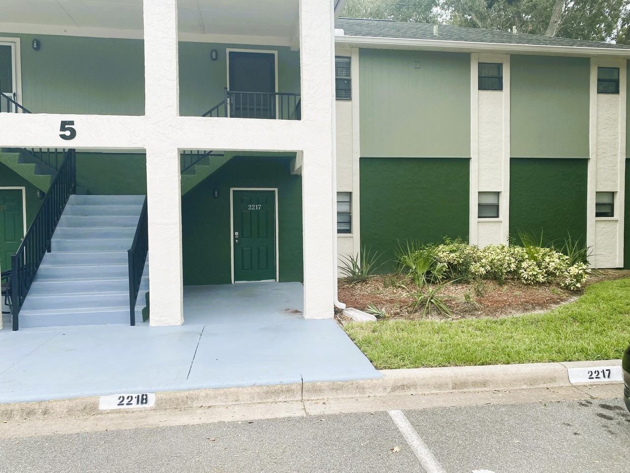2217 Flower Tree Cir - Photo 2 of 28