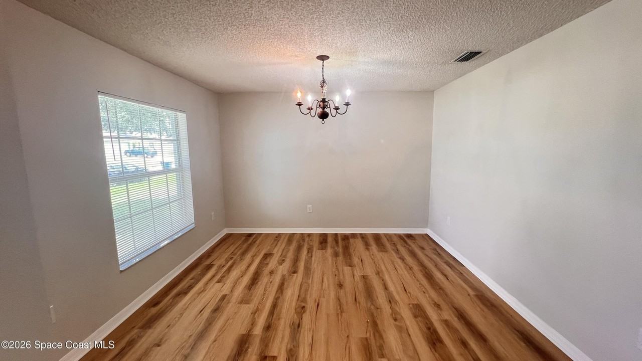 170 Nadell Ave Nw - Photo 3 of 17