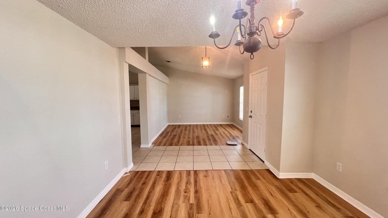 170 Nadell Ave Nw - Photo 4 of 17