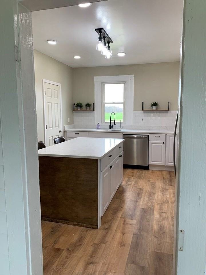 29110 Phillips Dr - Photo 2 of 19