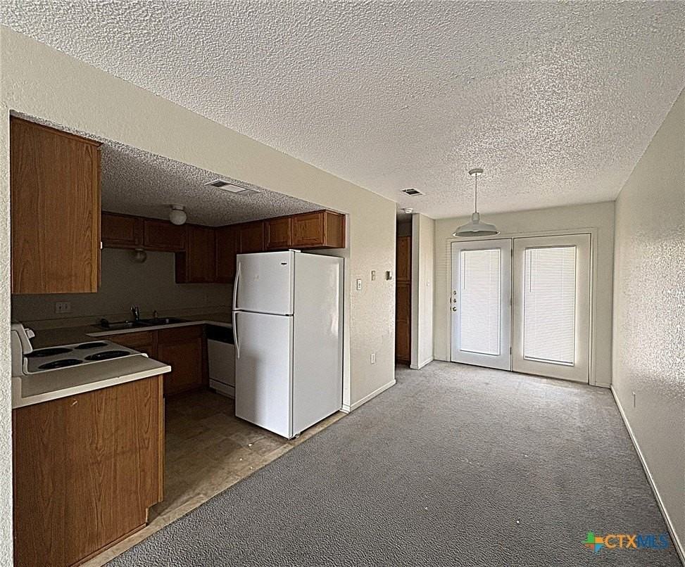 1307 Monroe Loop #D - Photo 2 of 13