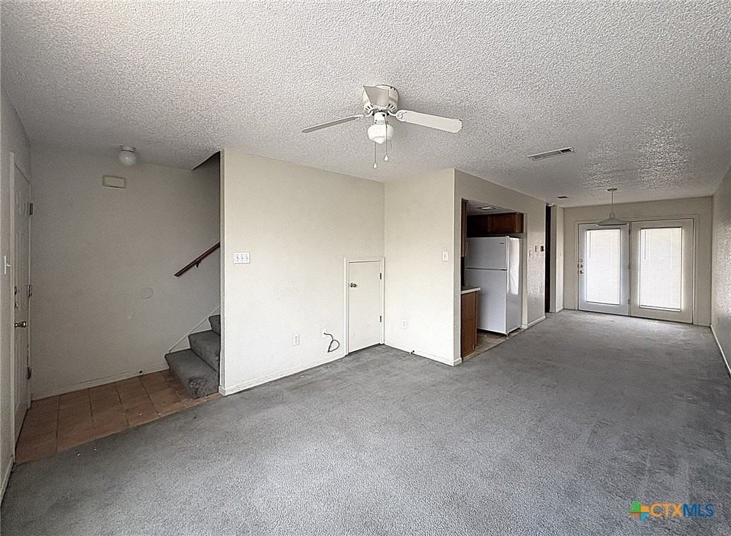1307 Monroe Loop #D - Photo 4 of 13