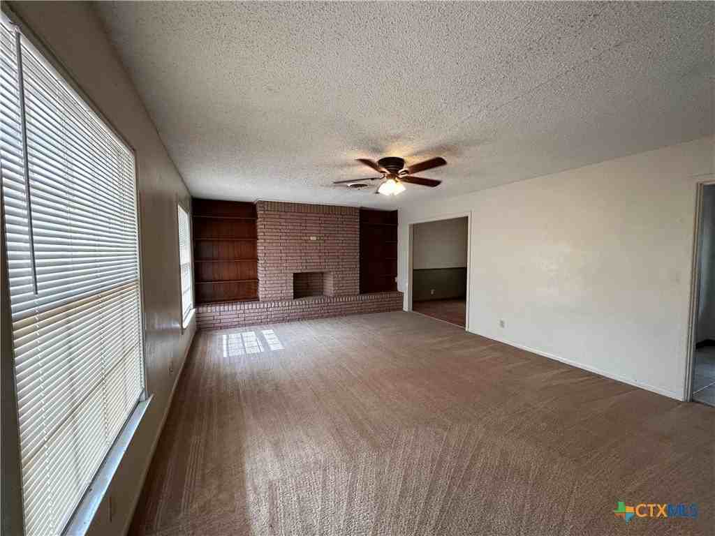 1601 Elkins Ave - Photo 2 of 7