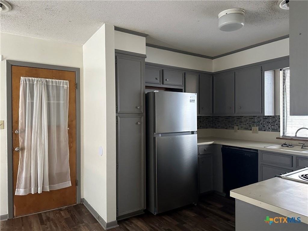 103 Montego Ct - Photo 4 of 20