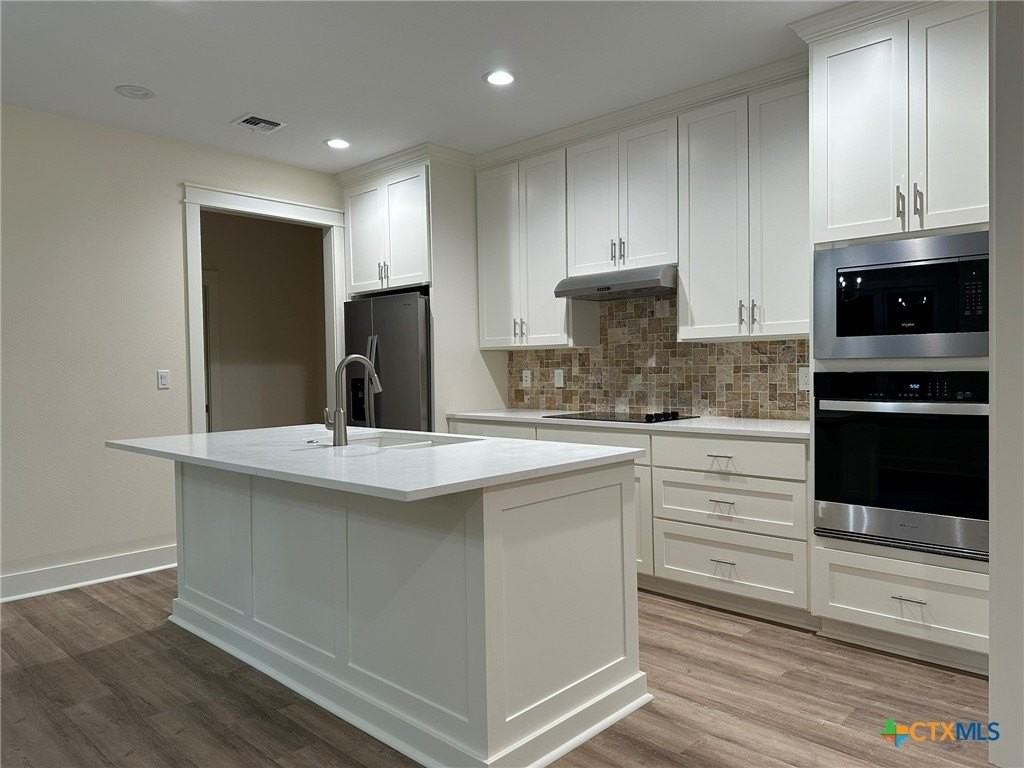 1210 N Glass St - Photo 3 of 21