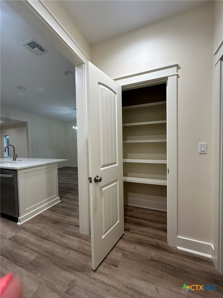 1210 N Glass St - Photo 6 of 21