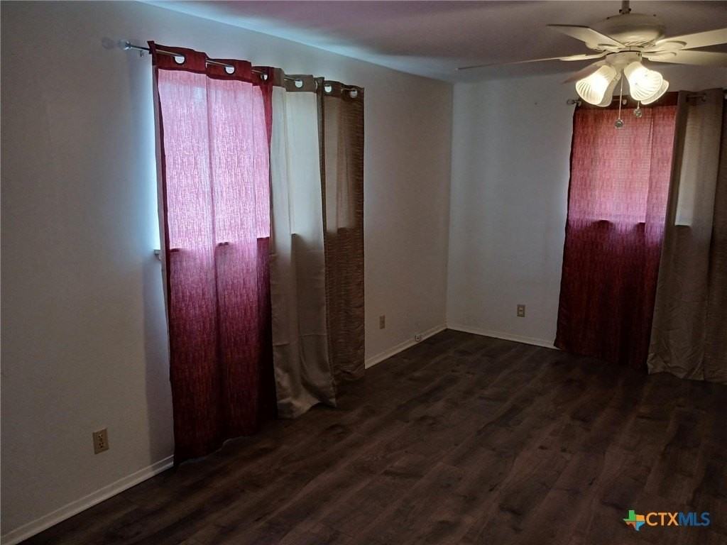 502 N Guadalupe St - Photo 3 of 10