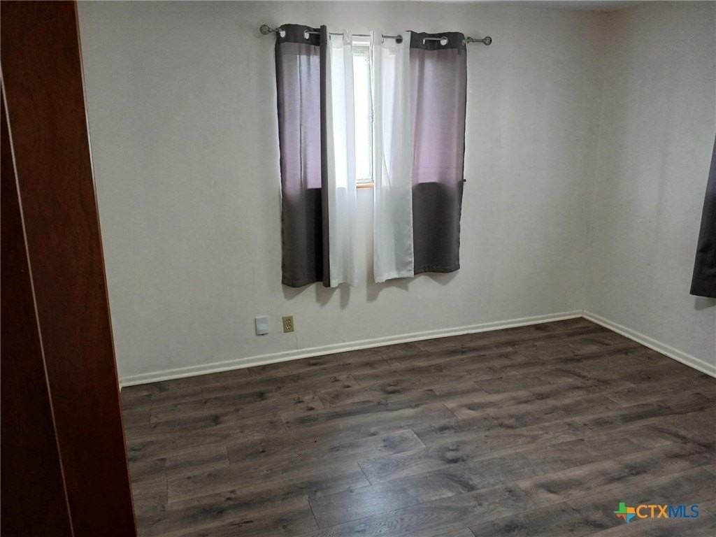 502 N Guadalupe St - Photo 6 of 10