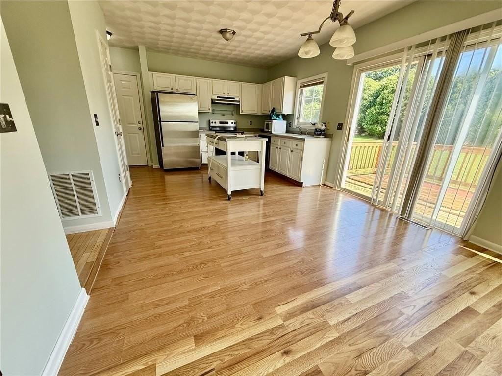 125 Goldenrod Dr - Photo 6 of 20