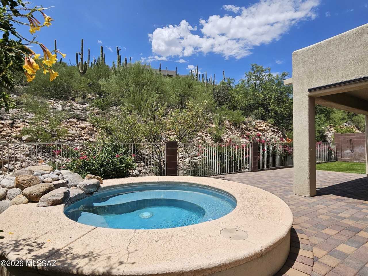 4389 N Sunset Cliff Dr - Photo 3 of 34