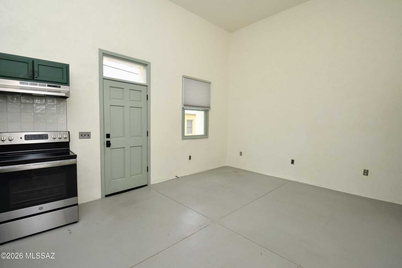 143 W Simpson St - Photo 7 of 22