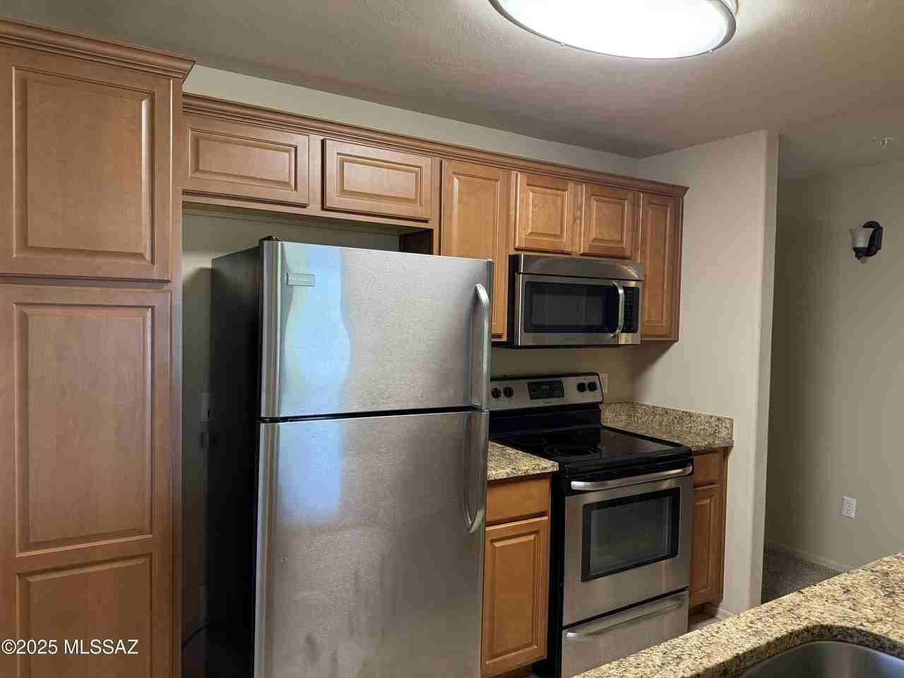 2550 E River Rd #7201 - Photo 2 of 32