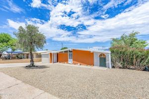 featured image of 104 N Douglas Ave