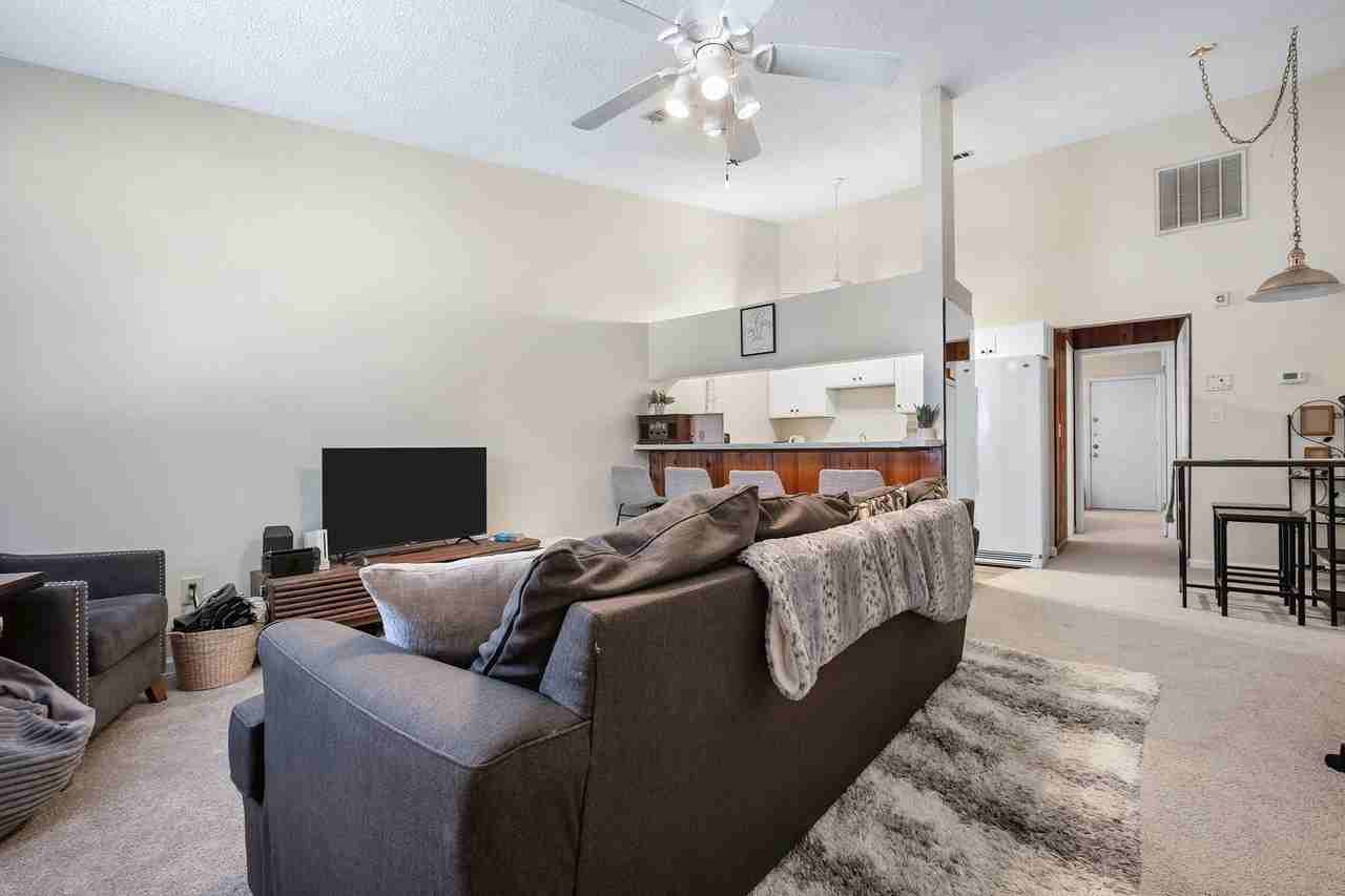 2203 Sandpiper St - Photo 3 of 21