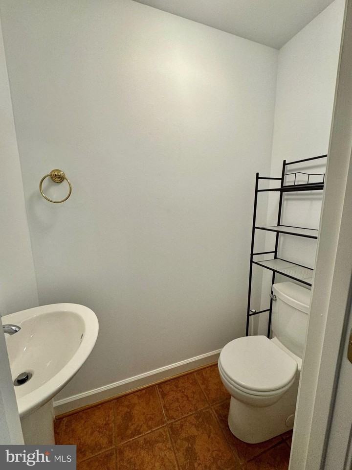 2128 Brigadier Blvd - Photo 4 of 46