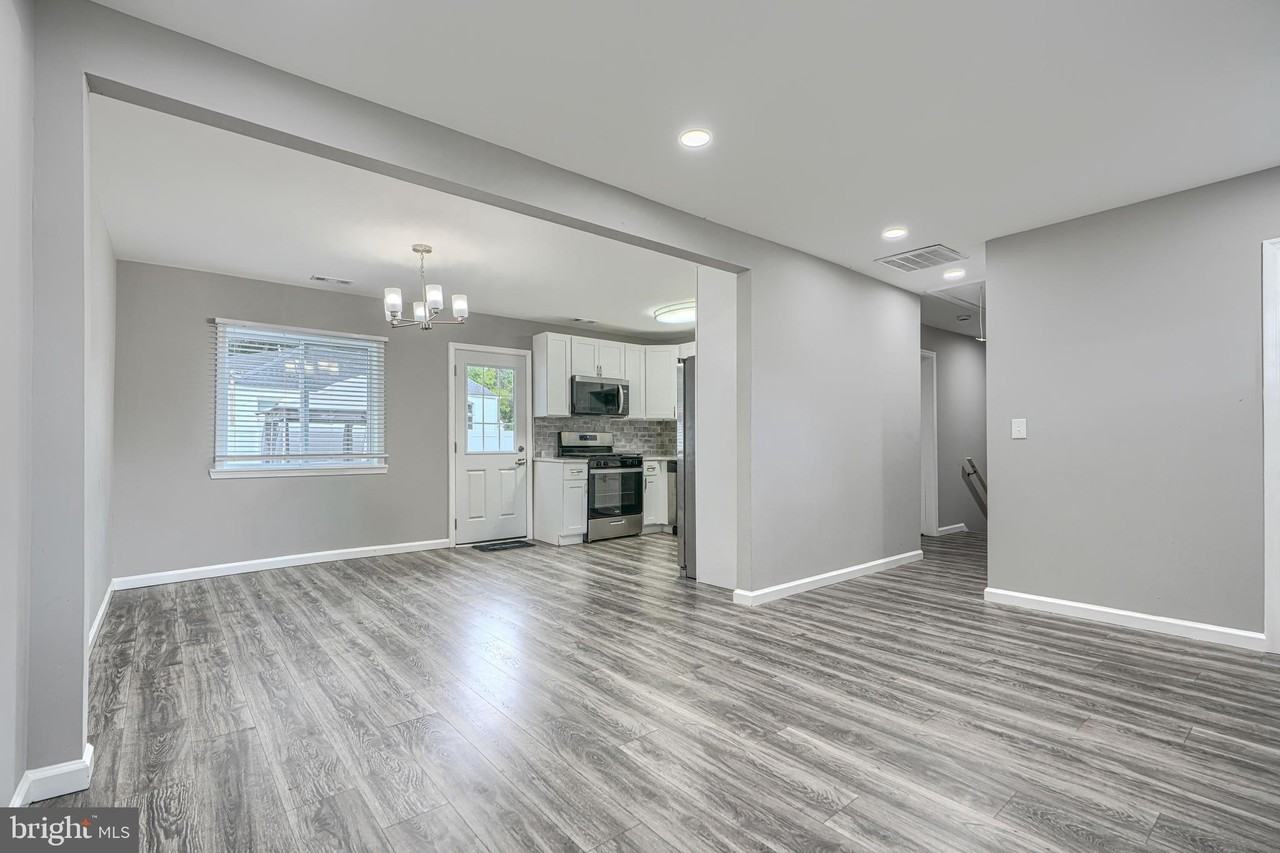 4722 Raspe Ave - Photo 6 of 29