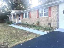 featured image of 10925 Moore St
