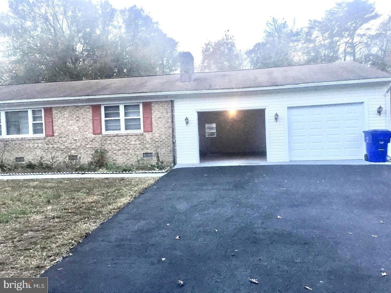 10925 Moore St - Photo 2 of 39