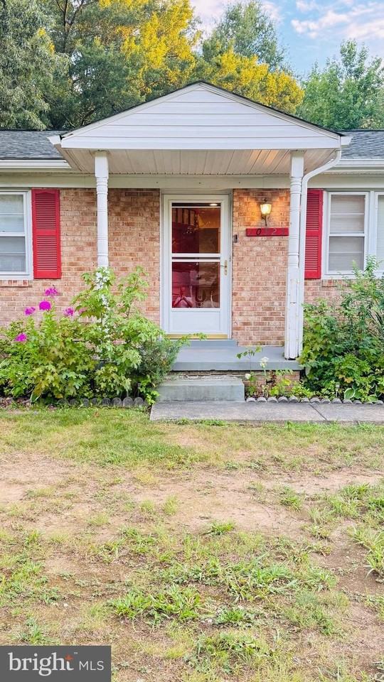10925 Moore St - Photo 3 of 39