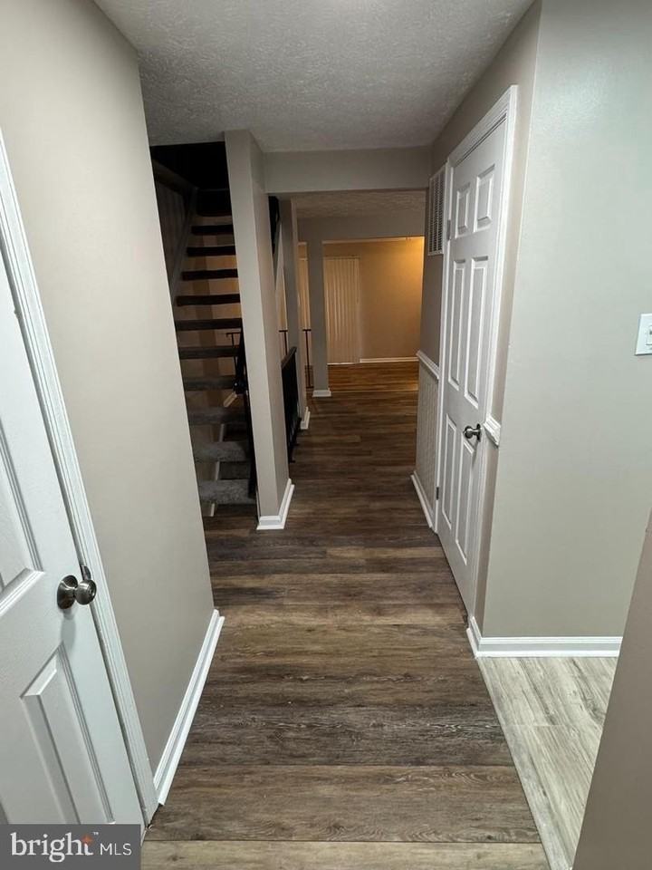520 Ellrose Ct - Photo 2 of 24