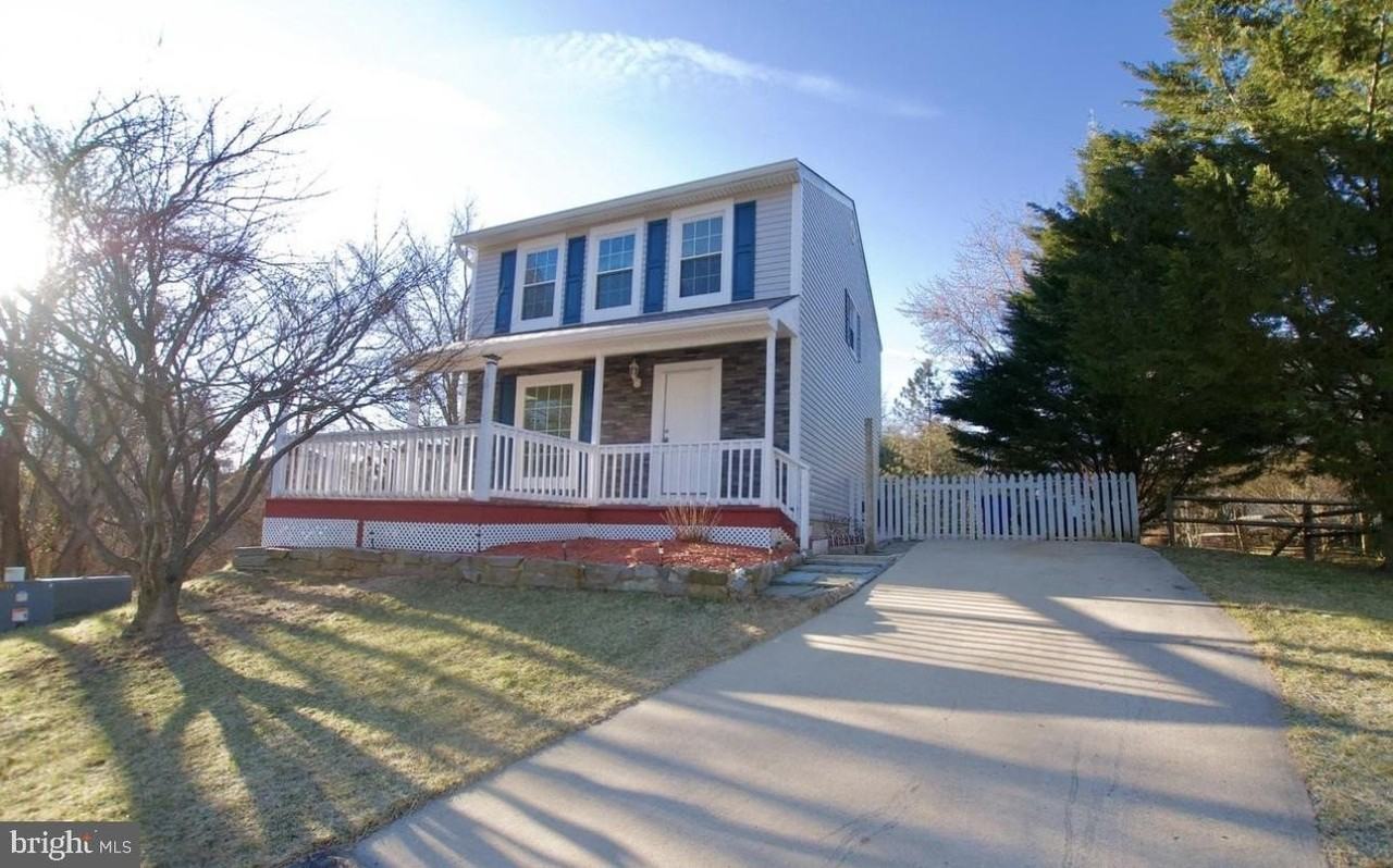 7908 Well Water Way - Photo 2 of 43