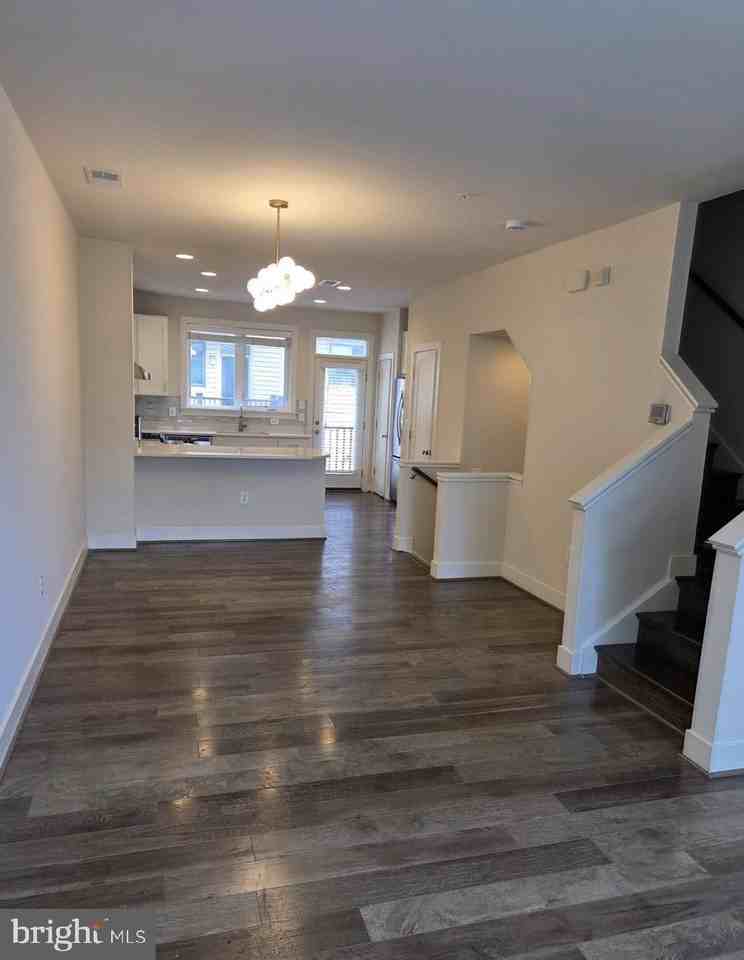 16616 Crabbs Branch Way - Photo 6 of 9
