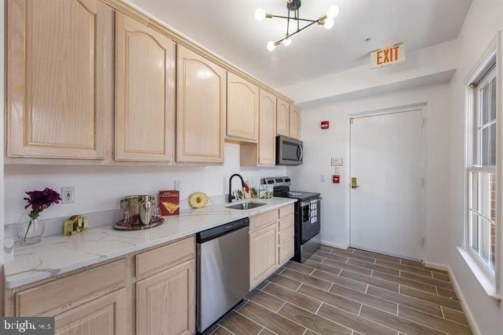 232 Main St #4 - Photo 3 of 26
