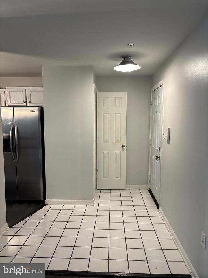 9704 Lake Pointe Ct #203 - Photo 4 of 27