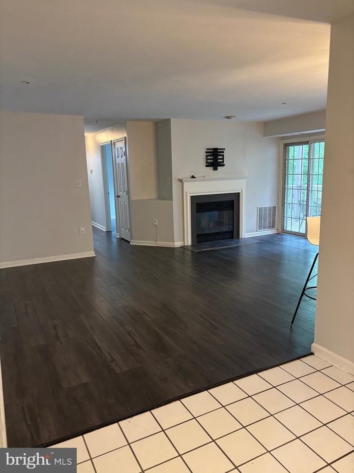 9704 Lake Pointe Ct #203 - Photo 6 of 27