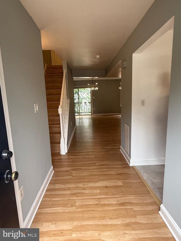 5023 Colburn Ter - Photo 4 of 35