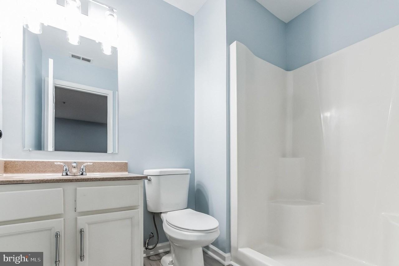 10329 Bridle Ct - Photo 6 of 30