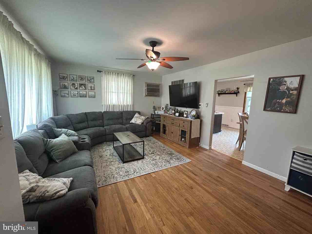 551 French St - Photo 2 of 20