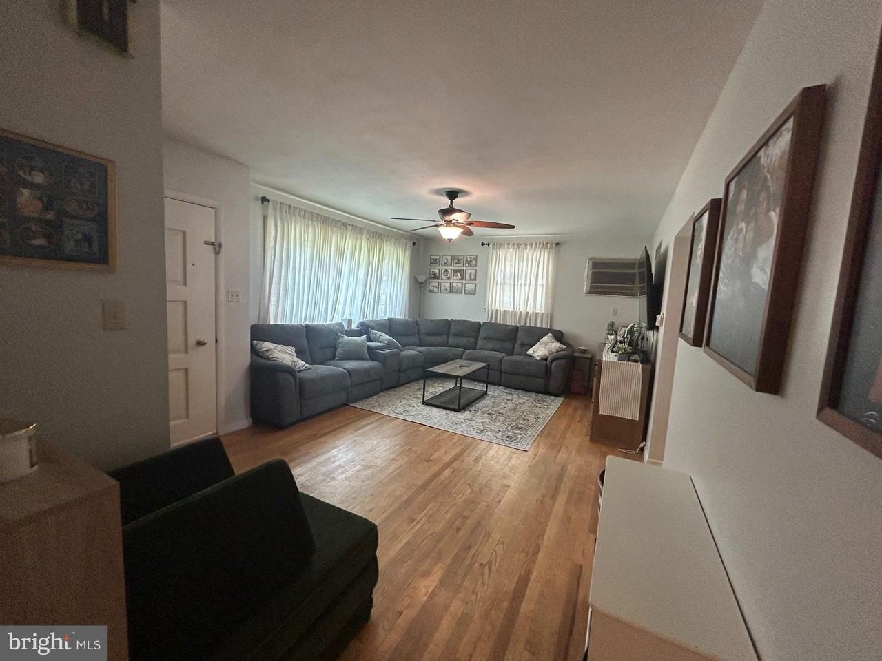 551 French St - Photo 4 of 20