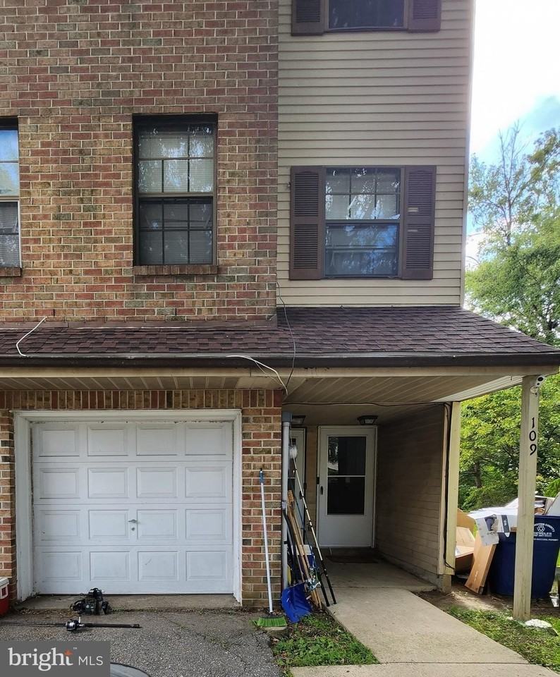 109 Chaucer Rd #B - Photo 2 of 28