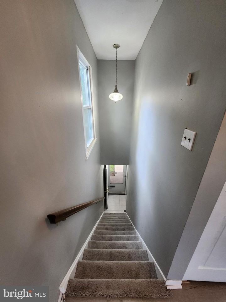 109 Chaucer Rd #B - Photo 4 of 28