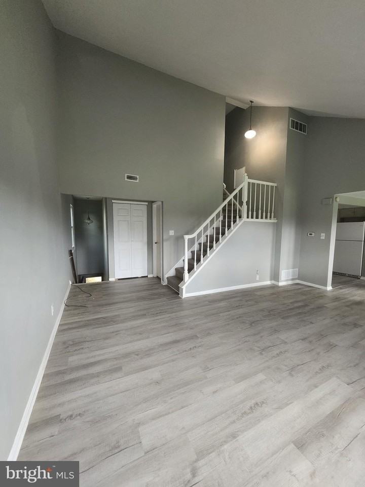 109 Chaucer Rd #B - Photo 6 of 28