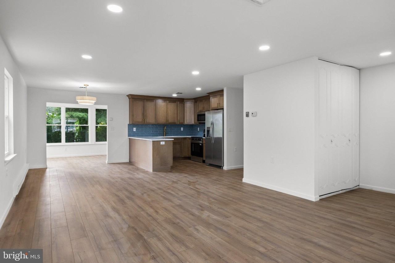 109 Huntington Dr - Photo 5 of 30