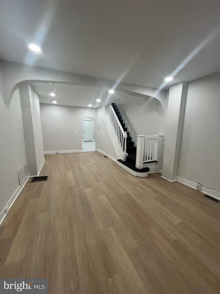 82 Mechanics Ave - Photo 3 of 14