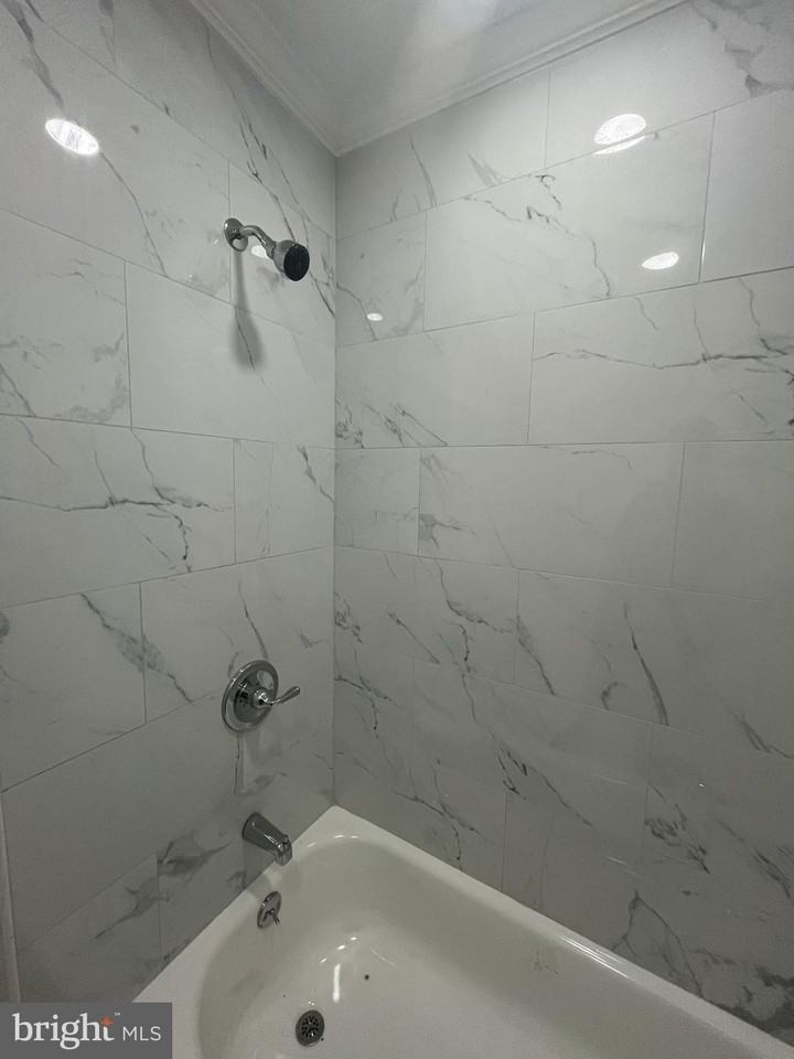 82 Mechanics Ave - Photo 7 of 14